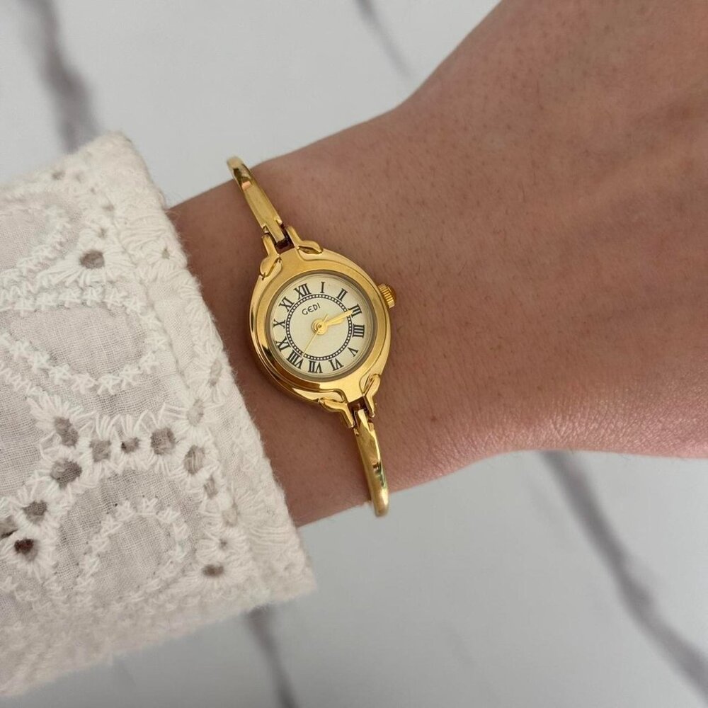 SKU:0109 cute gold mini watch gold bracelet vintage style + in a gift box‎